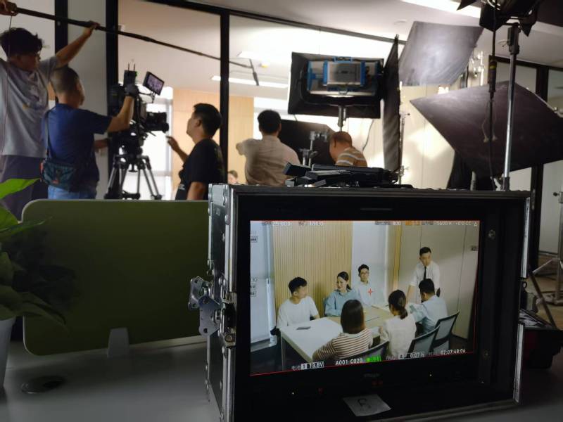 泰州TVC拍摄公司：科技产品视觉化大师，诠释未来感与功能美学